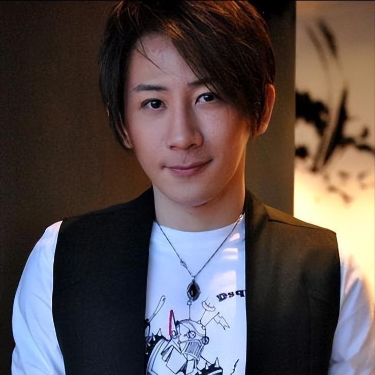 钱再多有什么用？抗癌一年瘦到脱相的49岁刘谦，不还是要认清现实