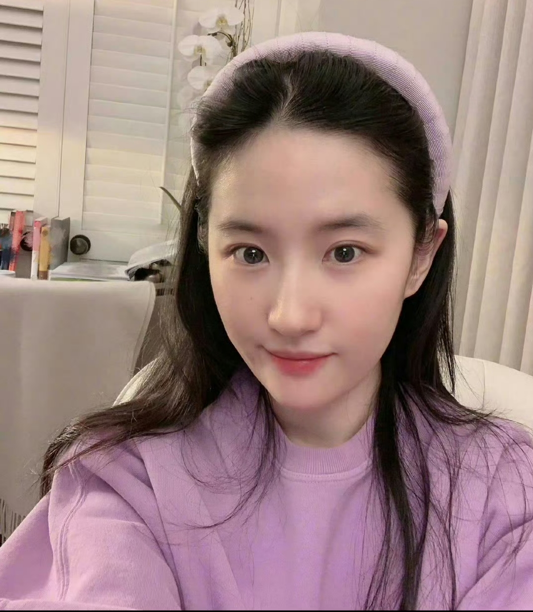 撞脸刘亦菲的“刘一菲”:两千月薪到网络红人的蜕变之路