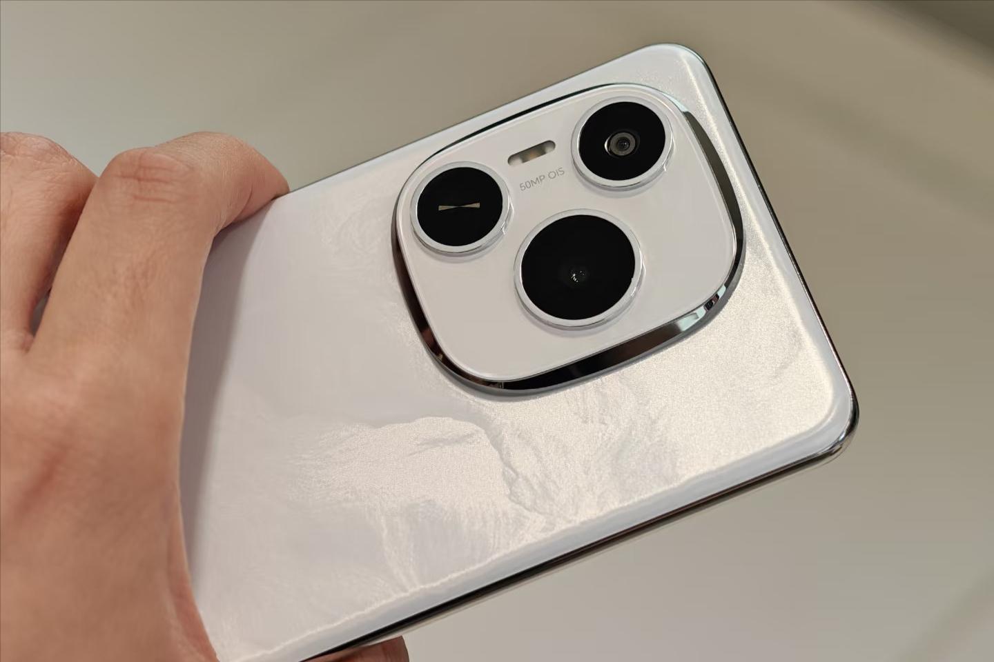 荣耀“续航王”再降价,8000mAh+卫星通信,512GB跌至1819元