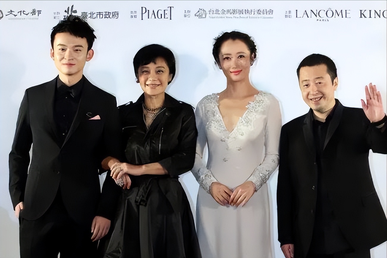 离婚3年后，董子健再次官宣喜讯，却意外暴露了孙怡的尴尬处境