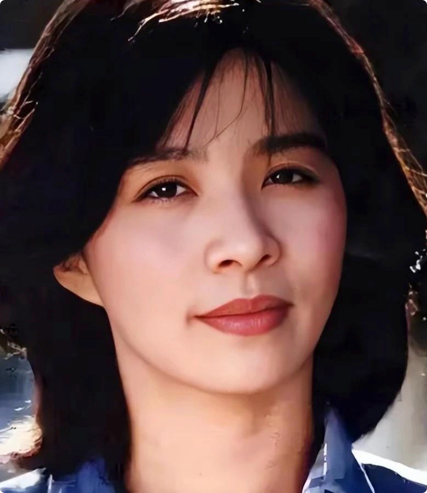 《生万物》大脚娘:戏里土掉渣,年轻靓到炸,还是倪萍好闺蜜