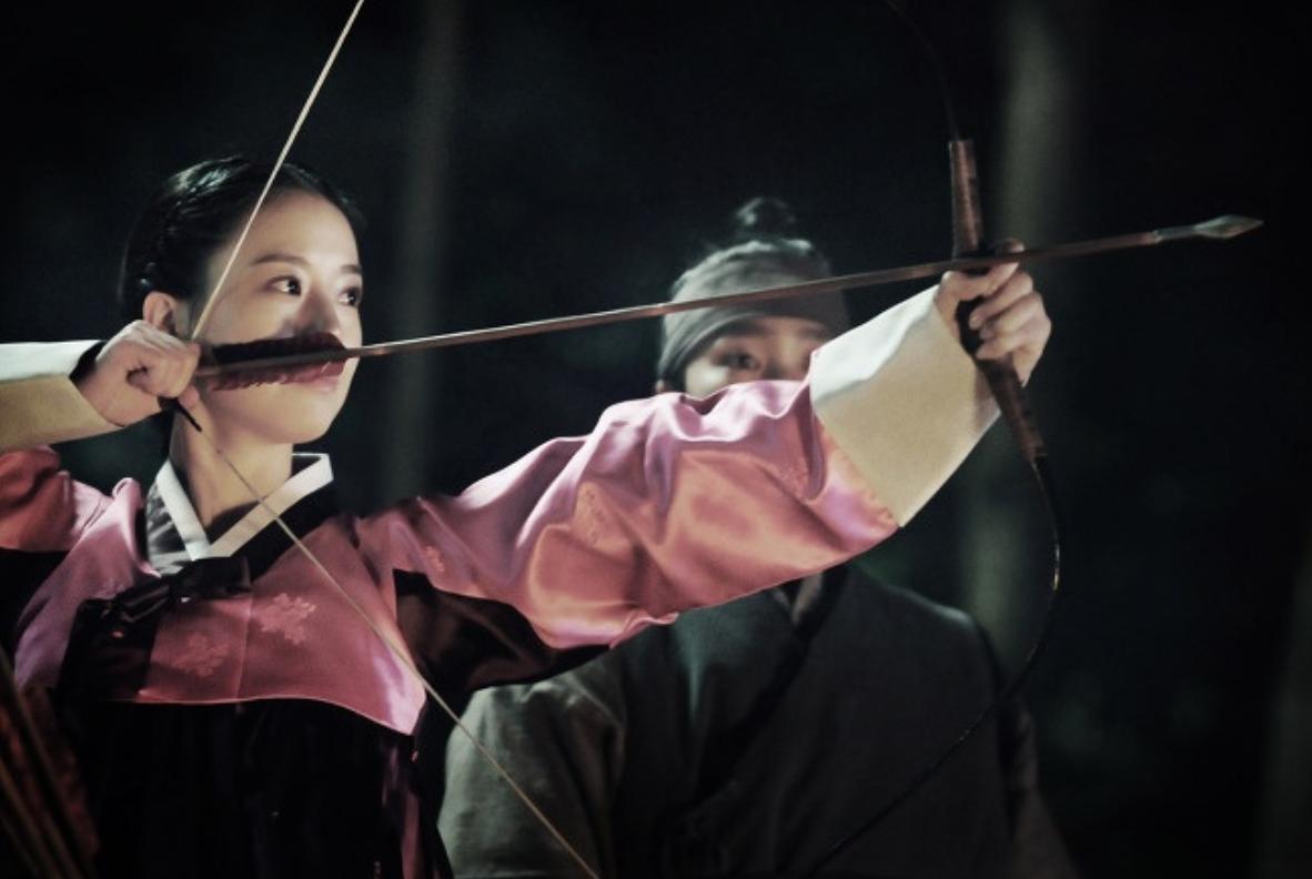 她是韩国真正的韩国“氧气美女” 长相温润漂亮，出道18年零绯闻