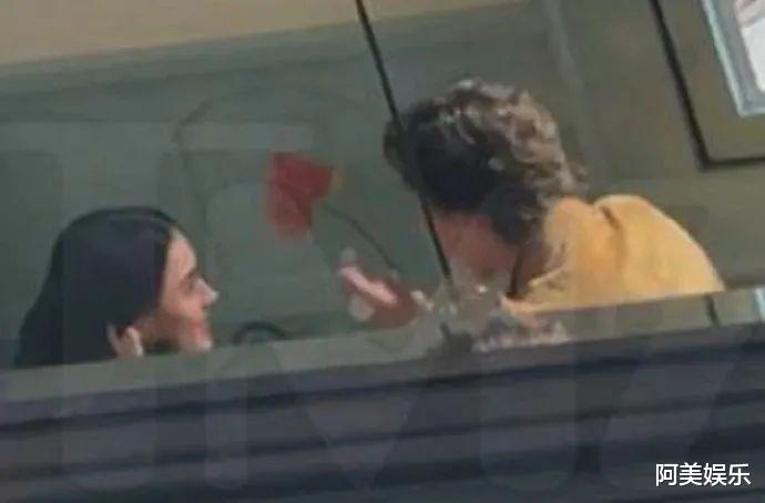 顶流女星和加拿大前总理约会？这个世界终于癫成了我们不认识的样子