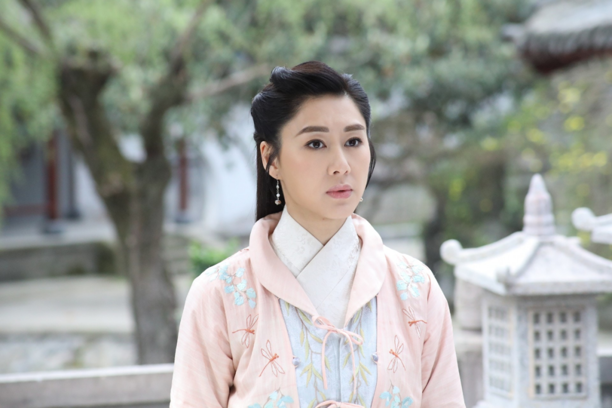 胡定欣短发惊艳全网，曹永廉一句“似阿妈”引爆网络，网友：这才是真朋友