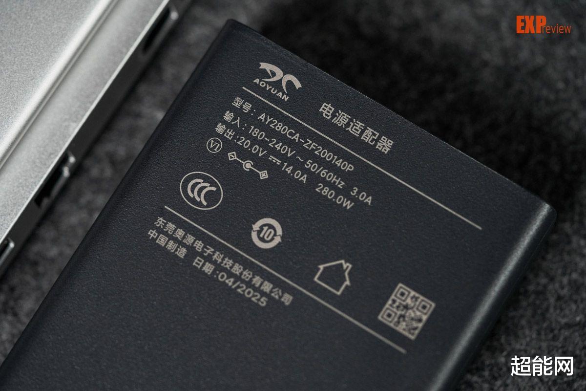 七彩虹iGame M16 Origo评测: 高性价比RTX 5070轻薄游戏本