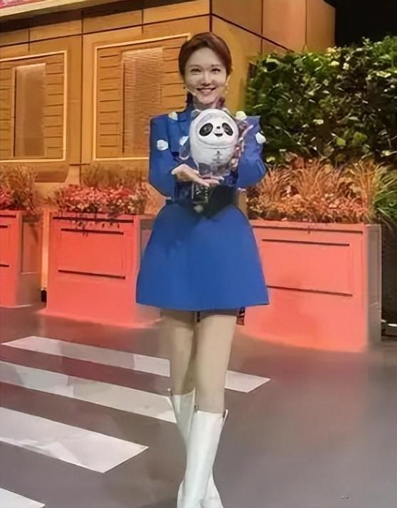 \央视穷鬼\龙洋底牌被扒光，每月撑死赚2万，和张韬关系一目了然