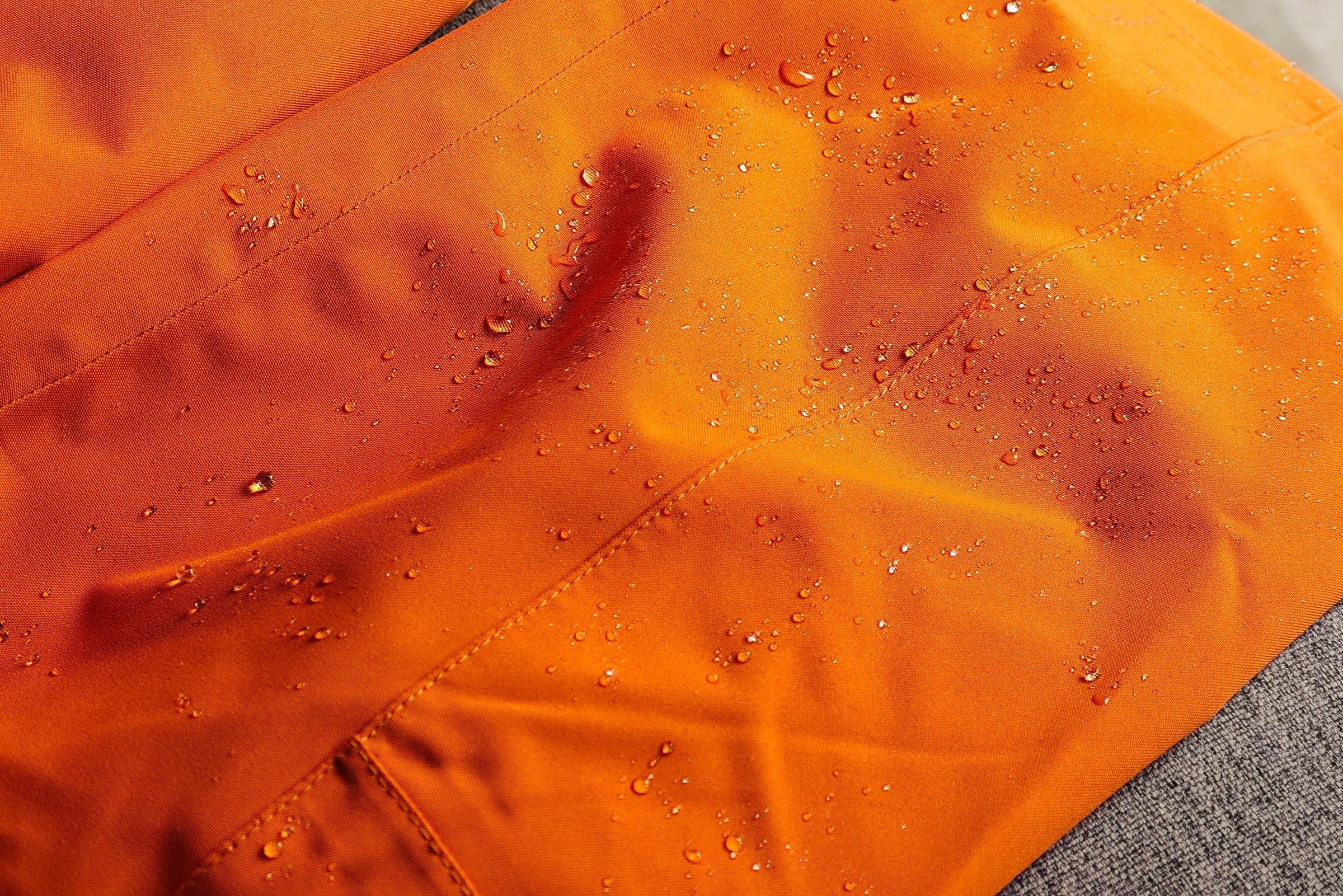 最强始祖鸟平替？全方位硬核测评Gakior冲锋衣：不愧是7防面料