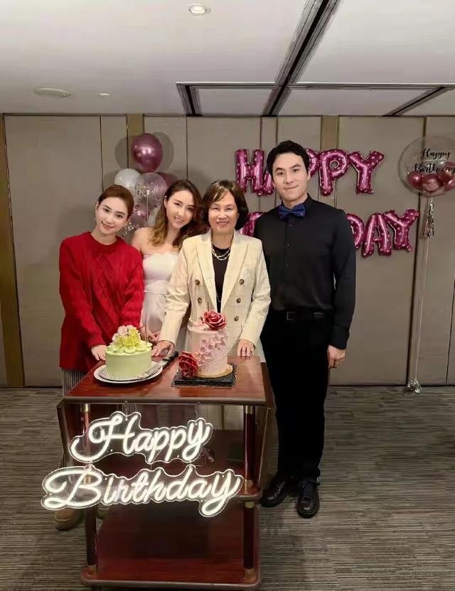 窦骁要当爸了？何超莲宽松造型引发怀孕猜测，家庭聚会细节曝光！