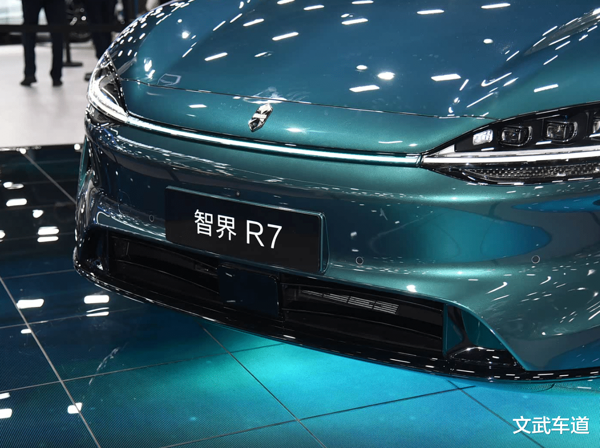 10月销量破万，智界汽车靠智界R7打赢“翻身仗”？
