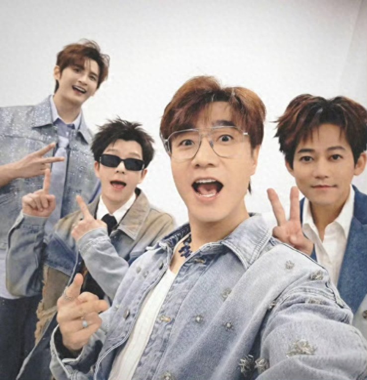 王栎鑫告别X-MEN,健康危机中舞台待续