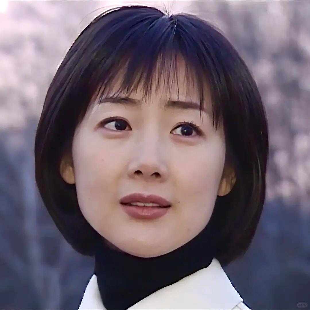 老了也是法拉利！50岁崔智友和45岁董洁一身白衣，各有各的高级