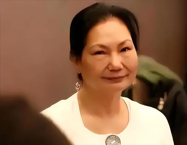 没了大S撑腰，娱乐圈的“看人下菜碟”，在小S母女身上展露无遗