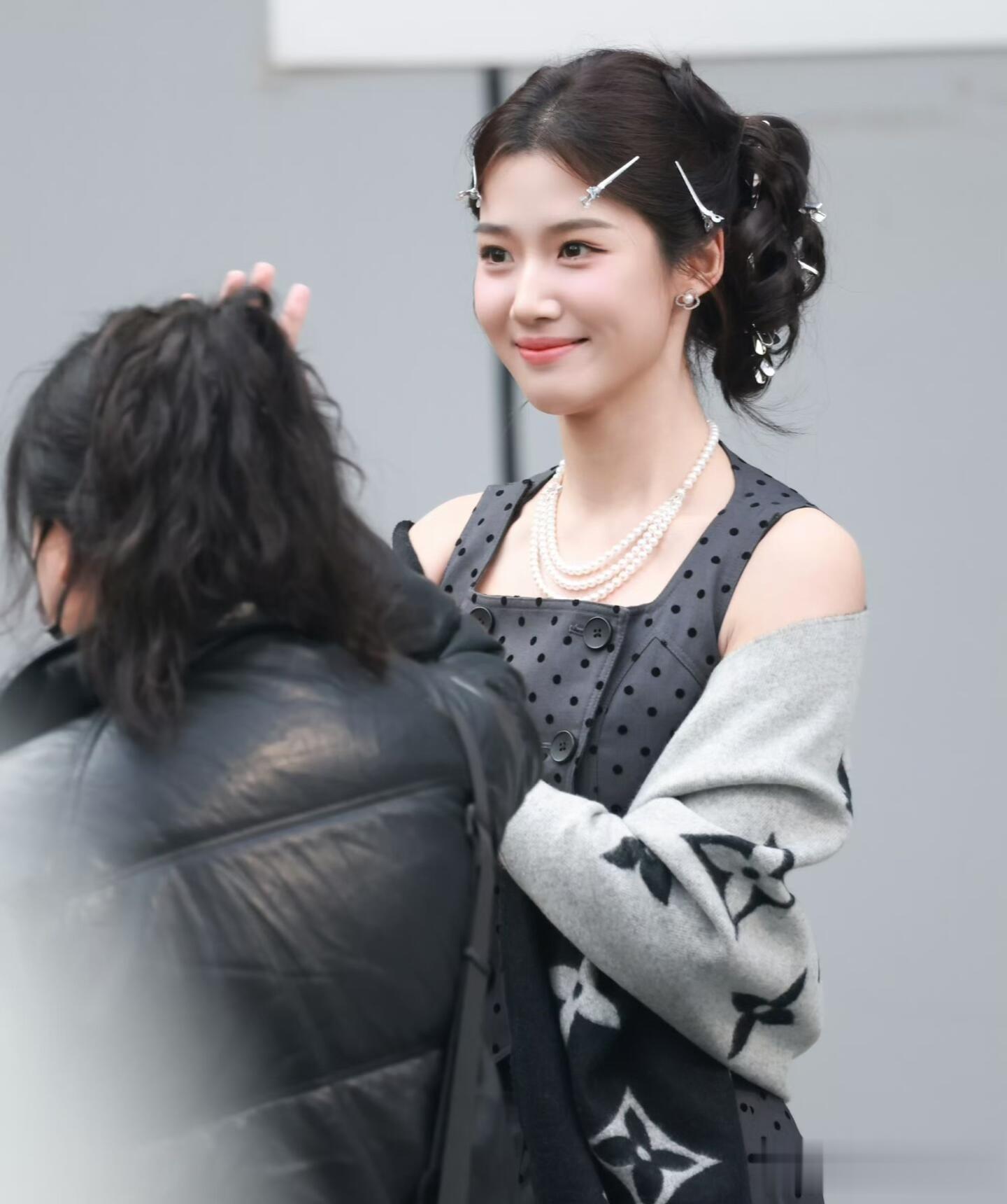 卢昱晓hi6最新录制路透，落落大方的千金大小姐即视感，美成焦点