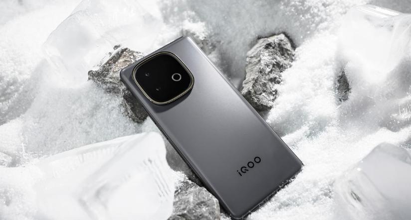 續航很強的一款手機，8000mAh+326W+獨顯芯片，降至1880元