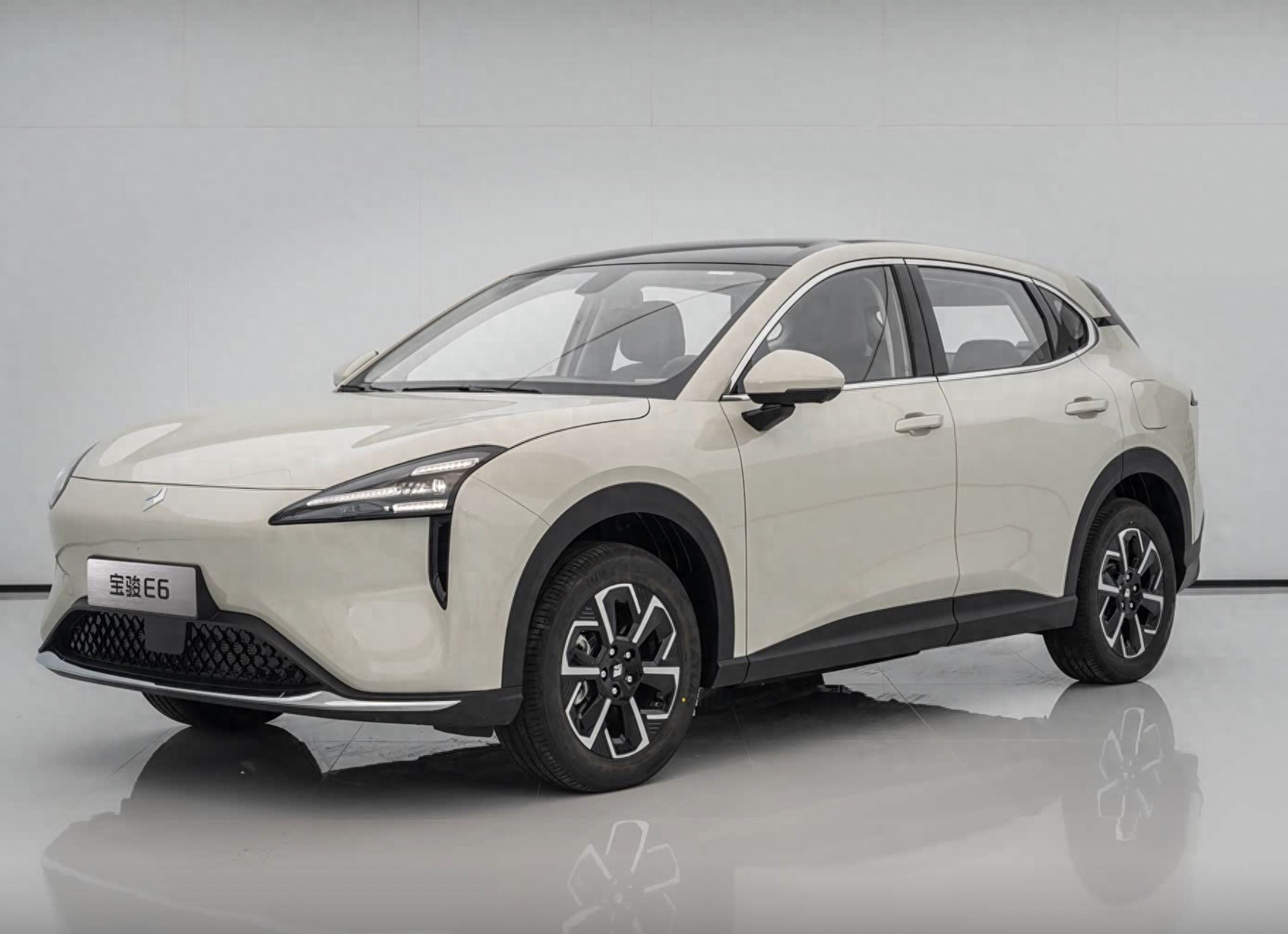 宝骏E6畅享版正式上市,纯电续航500公里,指导价14.98万元