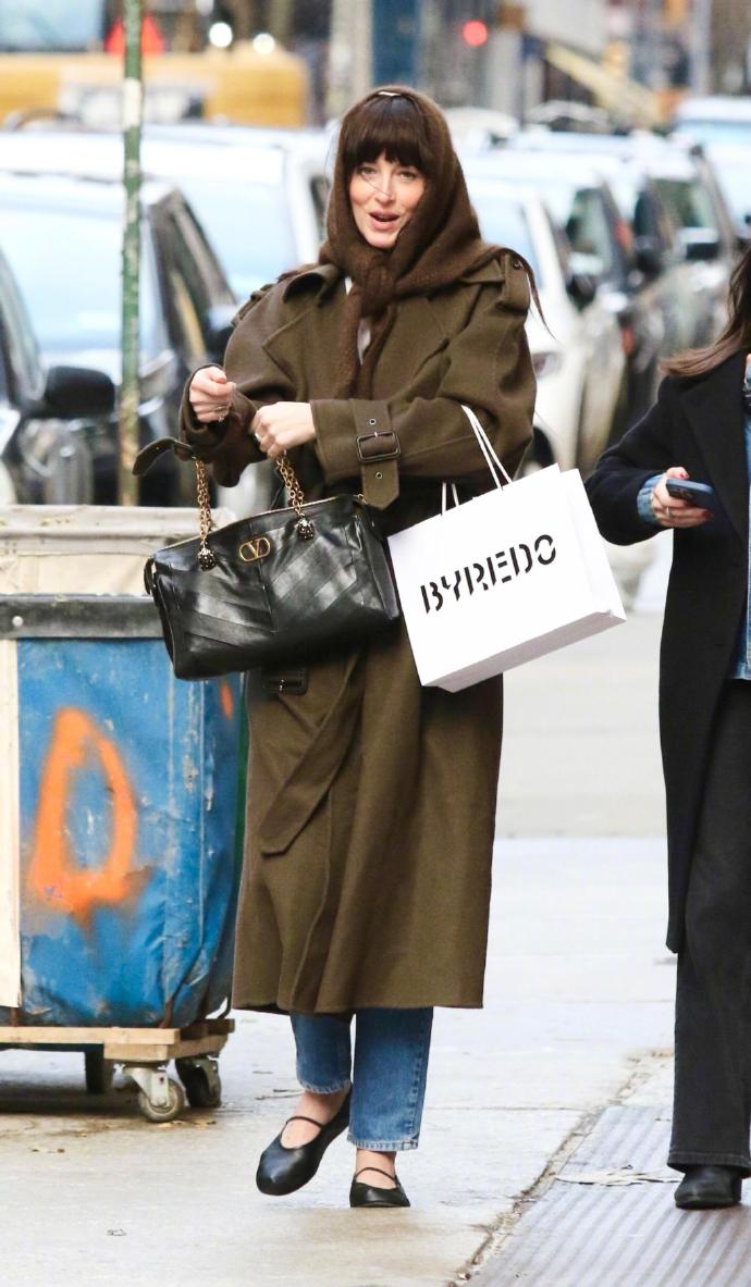 Dakota Johnson达妹 纽约出街美图