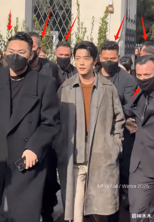 中国明星看秀待遇:王一博被拦下,舒淇获CEO迎接,肖战规格高