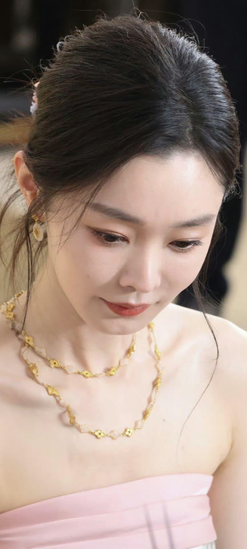 宋轶生图壁纸，依旧很抗打 ???