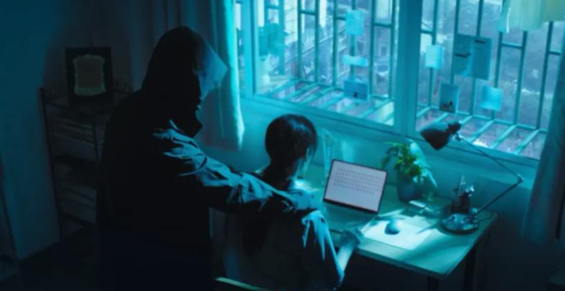 开播首日,拿下飙升榜第一!观众拍手叫好:“第一集就让人欲罢不能”