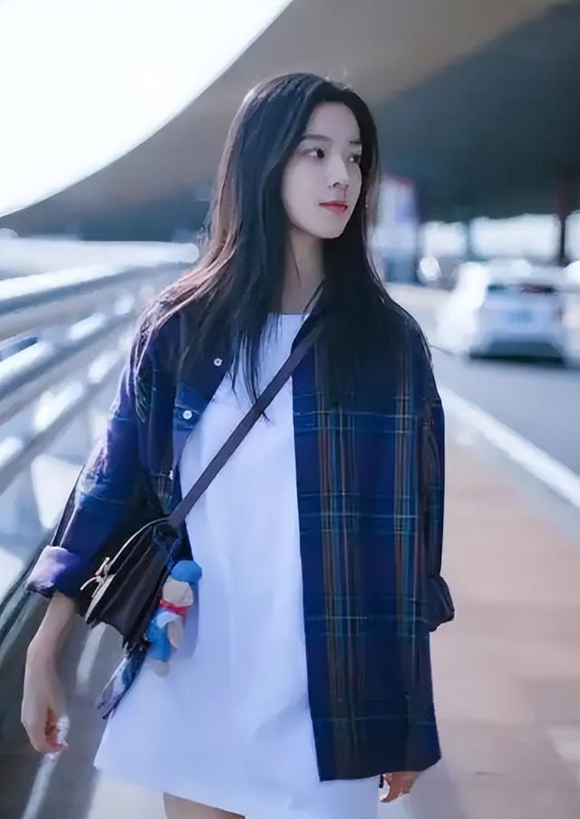 长得“丑”演技还烂,这8位捧不红的“关系户”,看着真是辣眼睛