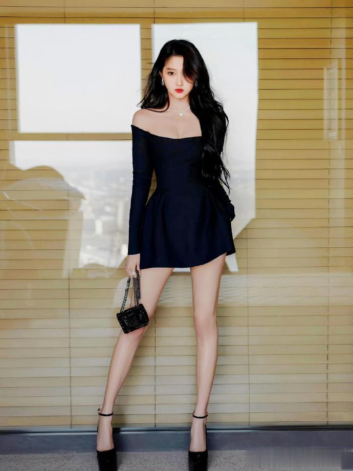 关晓彤魅力十足