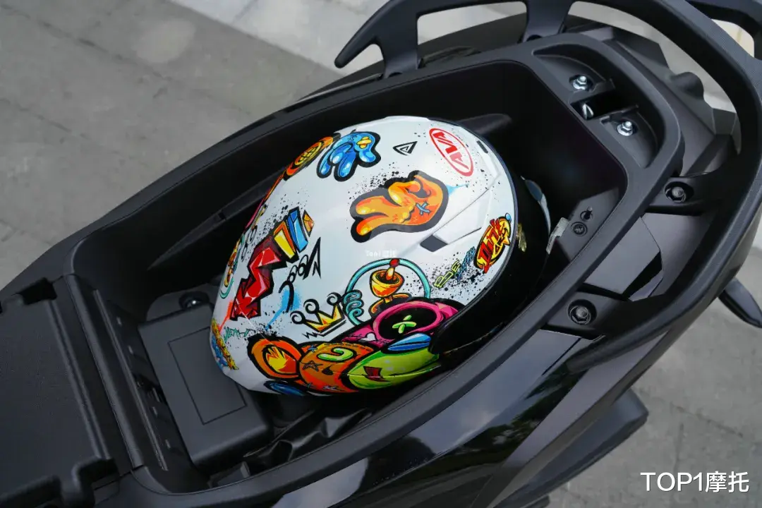 智能踏板标杆，赛科龙RT250真实测评，操控更轻更快