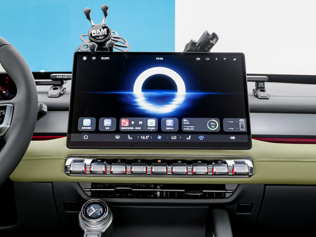 全球首个鸿蒙座舱燃油车！新天籁PLUS首搭，提前锁定爆款？