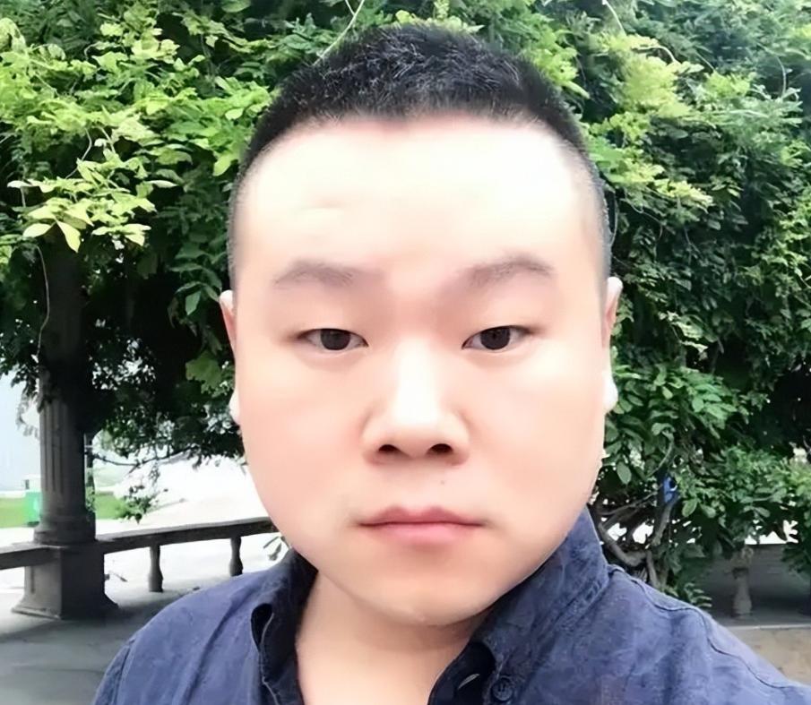 北京这一夜，官宣新身份的岳云鹏，彻底颠覆了大众对他的固有认知