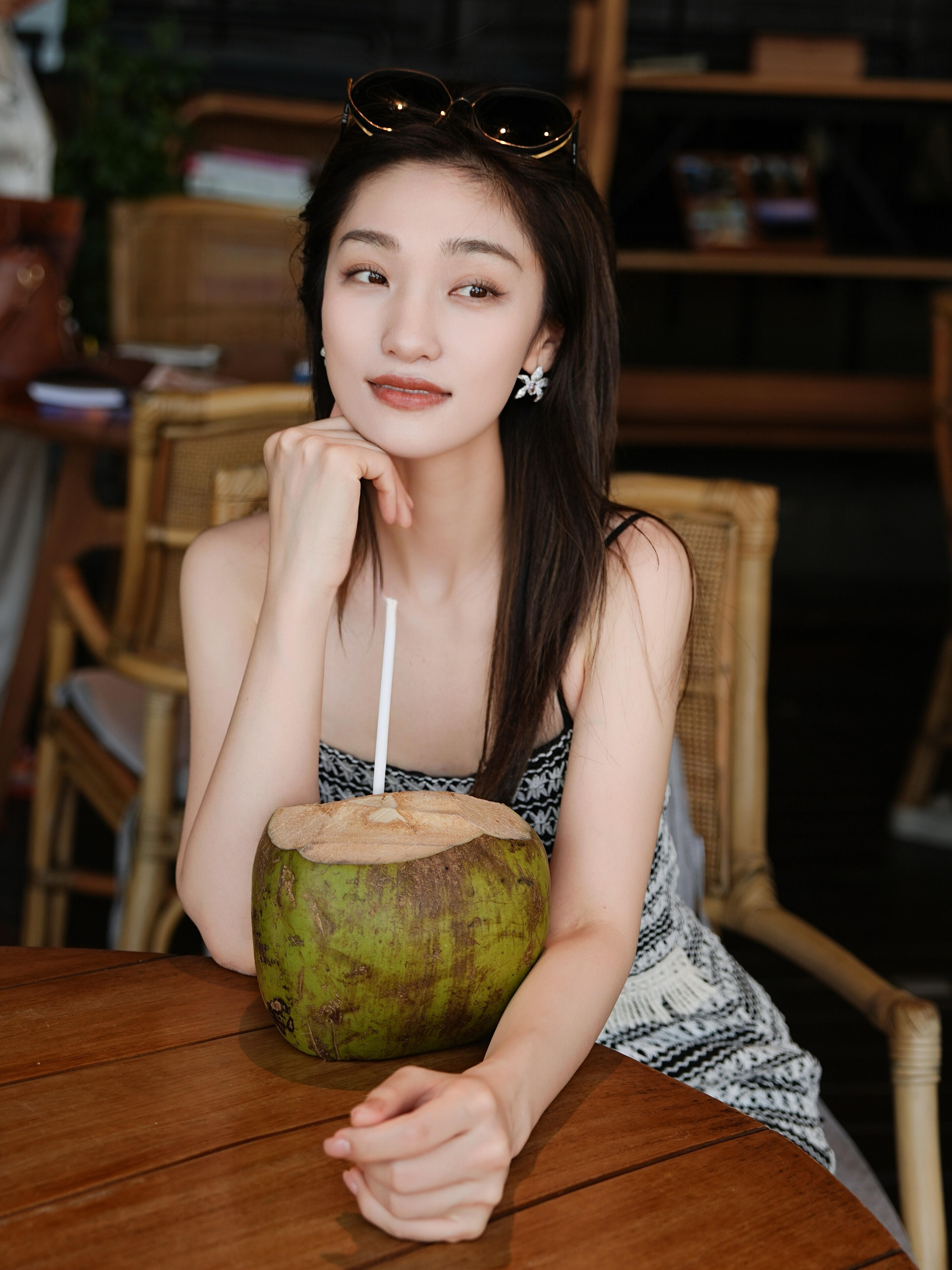 主持人蓝羽今日份游玩美拍，悠闲自在