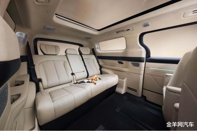 吉利银河首款豪华旗舰MPV银河V900官图首曝