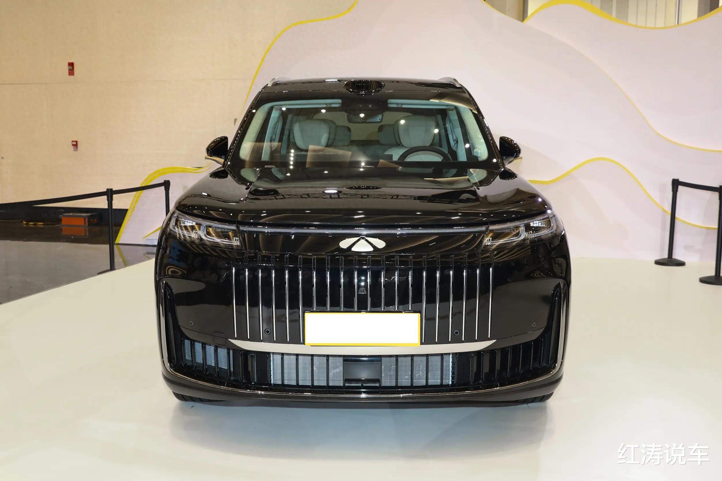 奇瑞打造的大块头，外观很霸气，配30英寸双联屏，问界M9同级别