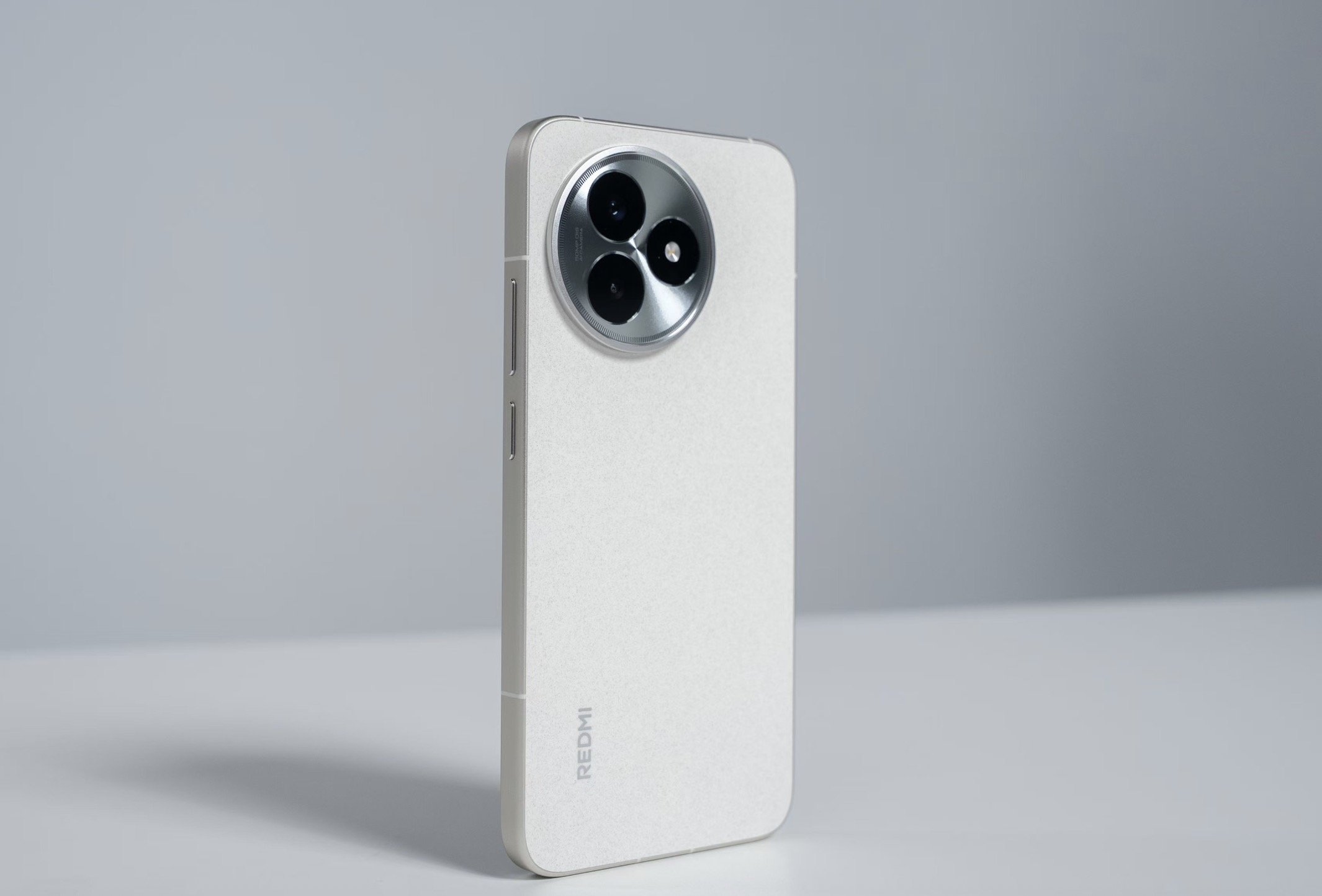 首销荣获“销量冠军”,天玑9400+7410mAh+金属中框,仅2209元!