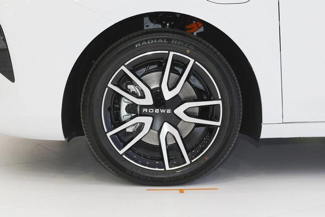 上汽一口价模式覆盖面很广，荣威D6也有涉猎，7.98万起