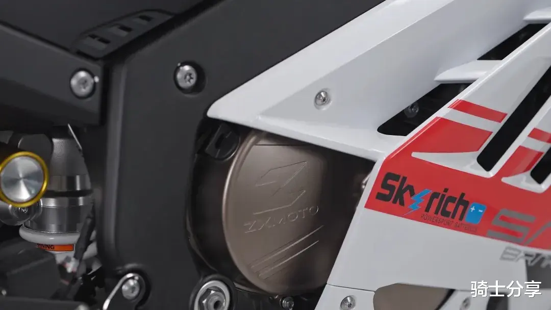 你的猛兽又将出笼，张雪820RR零百加速2.81秒，另有丰富电控