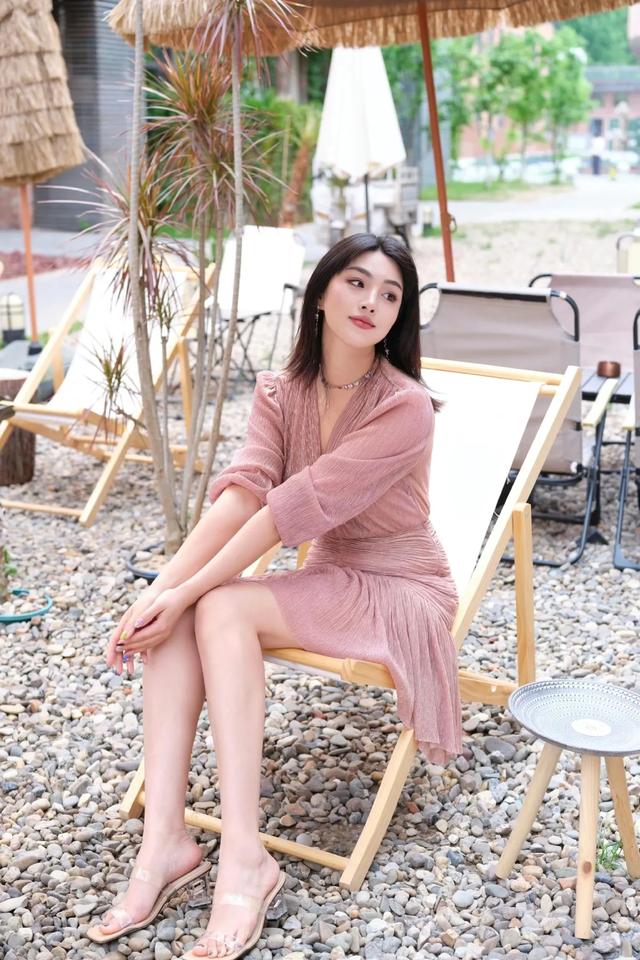 世界名模余薇薇。