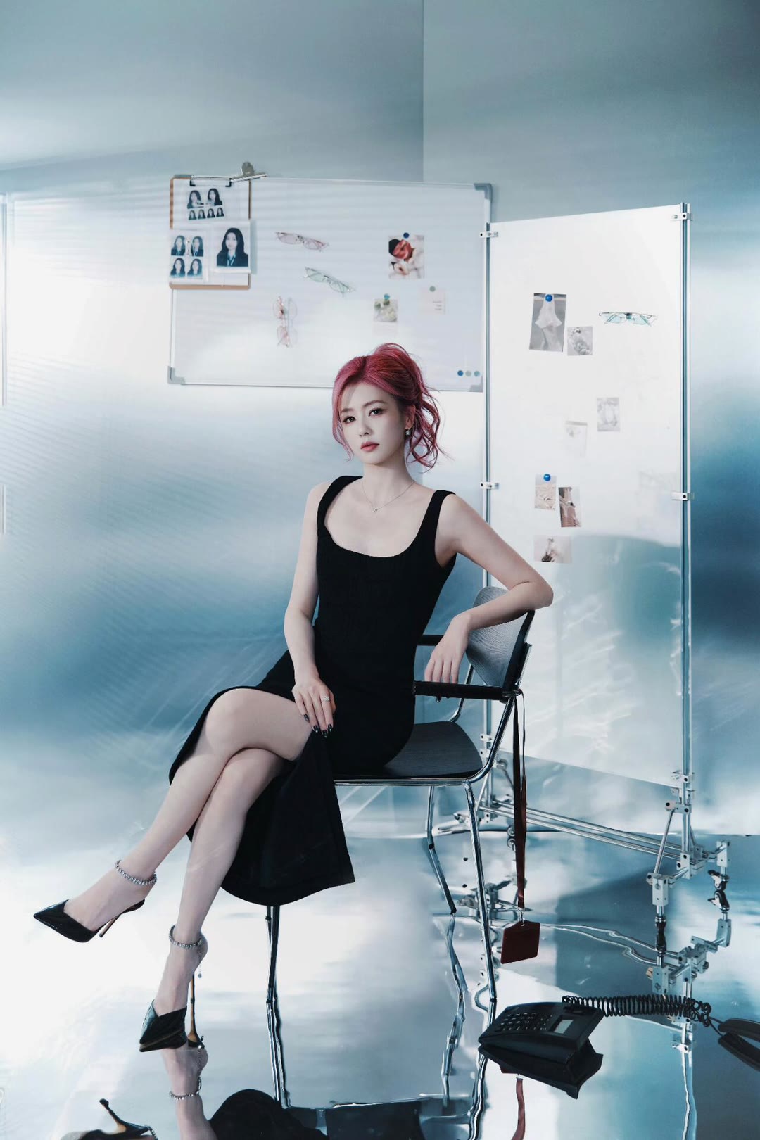 白鹿香缇卡活动穿“鱼鳞裙”：是美神降临还是造型翻车？