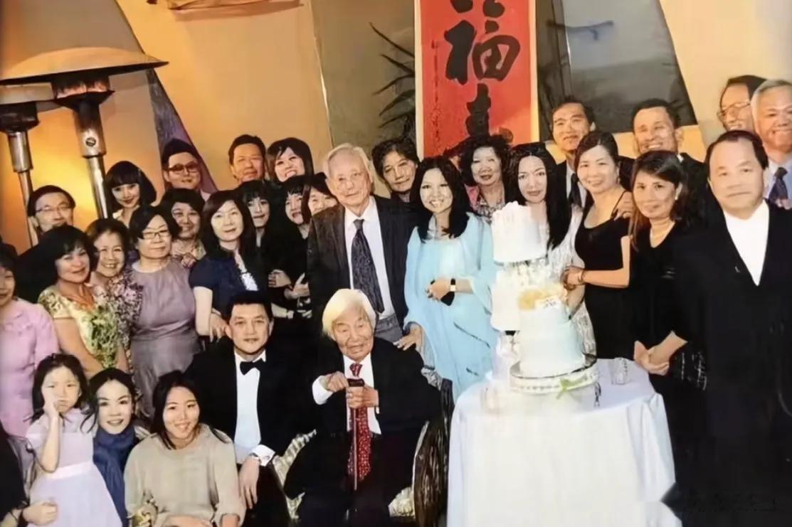 原来他就是李亚鹏外公，晚年定居美国，74岁才见外孙，105岁去世