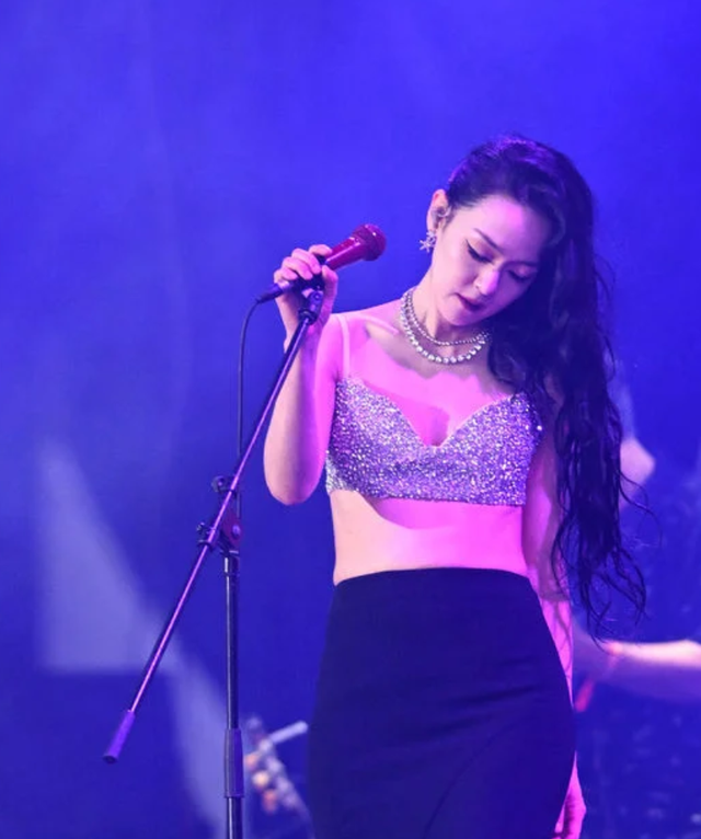 女歌手自曝凄惨经历：曾是知名乐队主唱，不幸患麻痹症五感衰弱