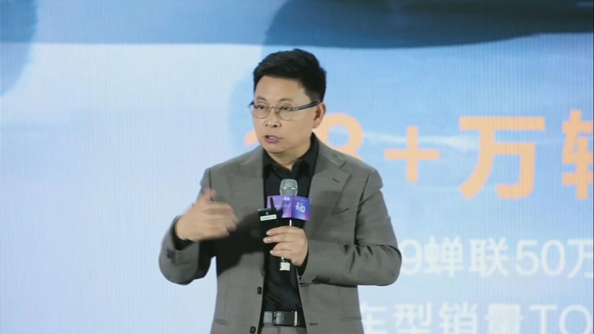 多位汽车圈顶级大佬隔空互怼，口水战再升级