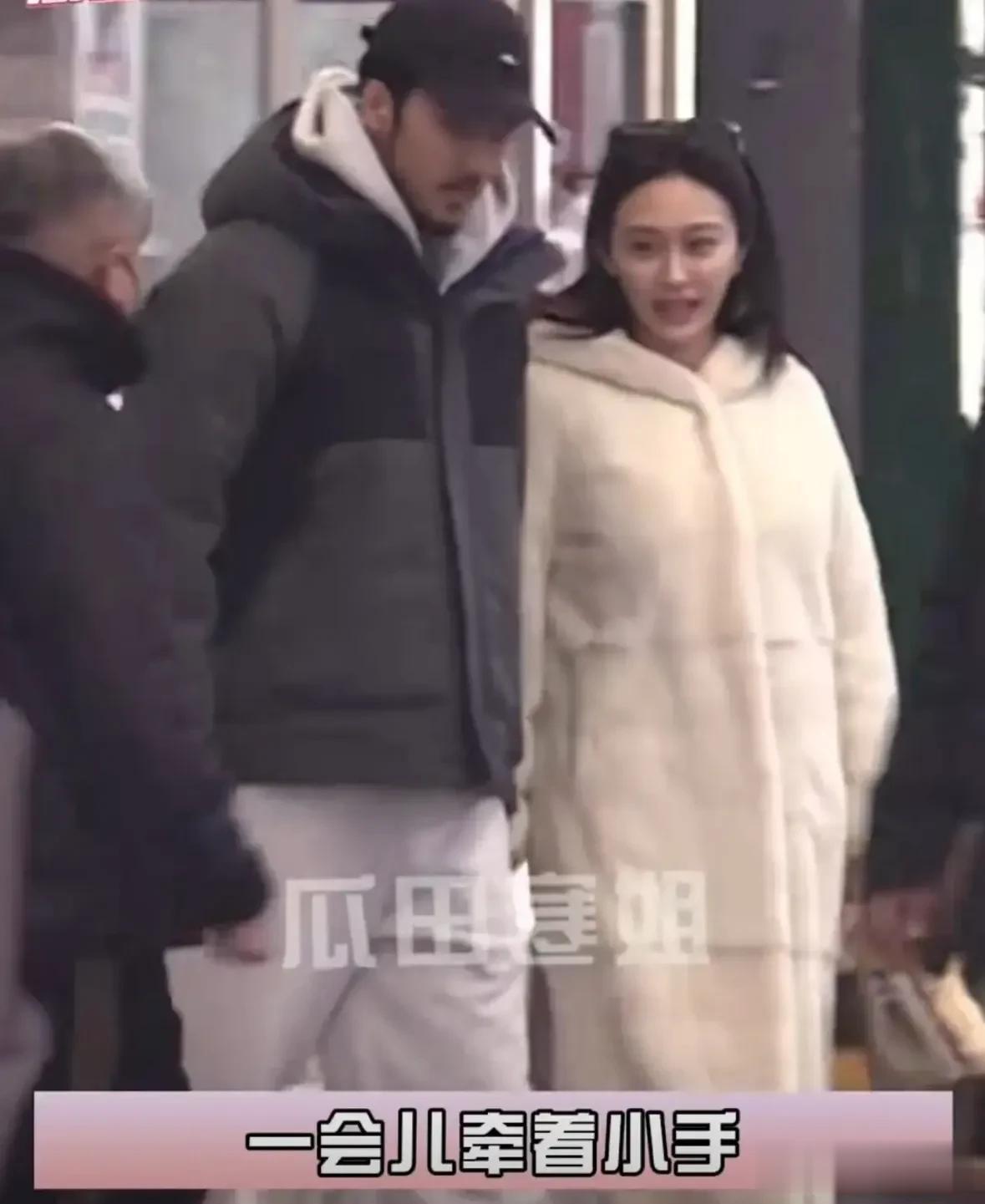 大方认爱！陈冰孕肚明显与陈牧驰十指紧扣，冷风里相拥取暖甜齁了