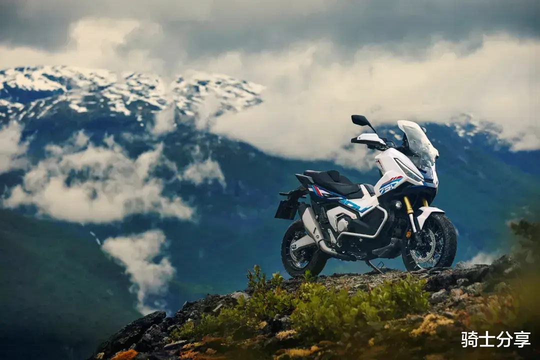 这才是真正的跨界踏板车！本田发布2026款X-ADV