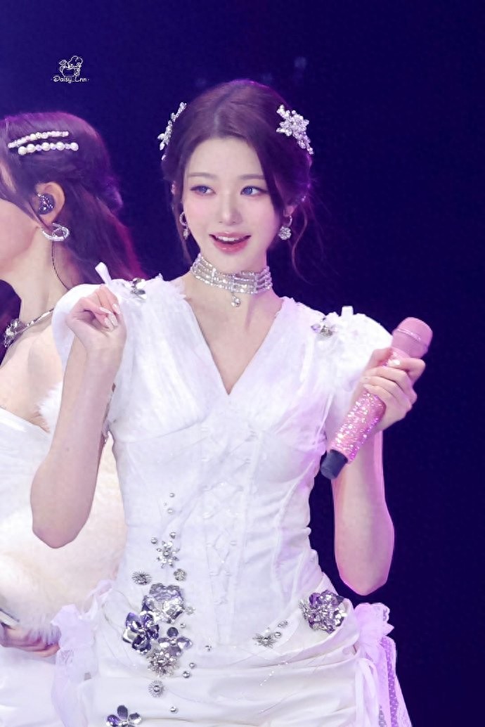 张元英舞台美图赏析