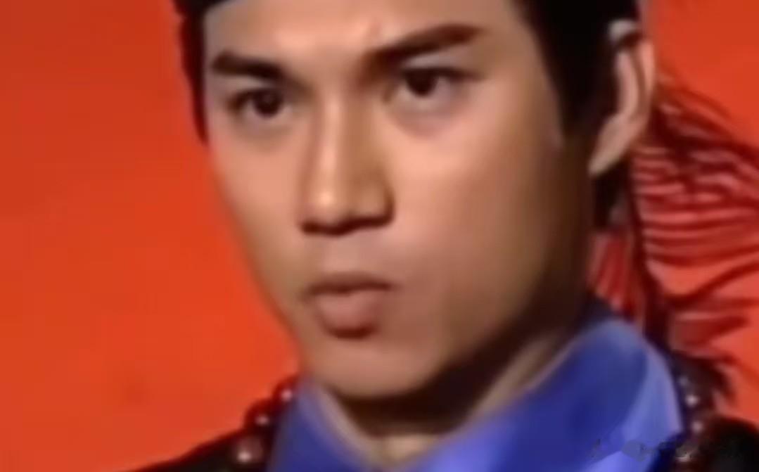 香港知名演员双鬓斑白，至今仍未结婚，和同性友人感情稳定