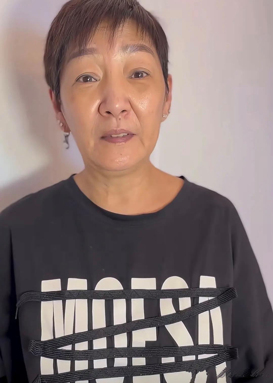 她爱上有妇之夫，偷偷生下两娃，如今孤独终老，孩子已在国外定居