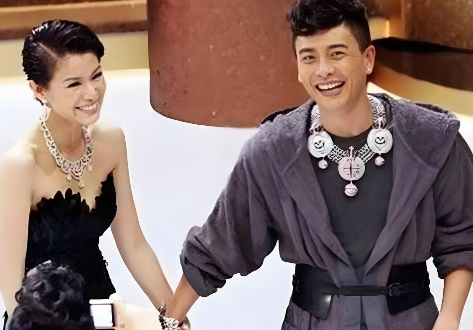 2026年刚开年，45岁黄宗泽再次官宣喜讯，撕开了胡杏儿仅剩的体面