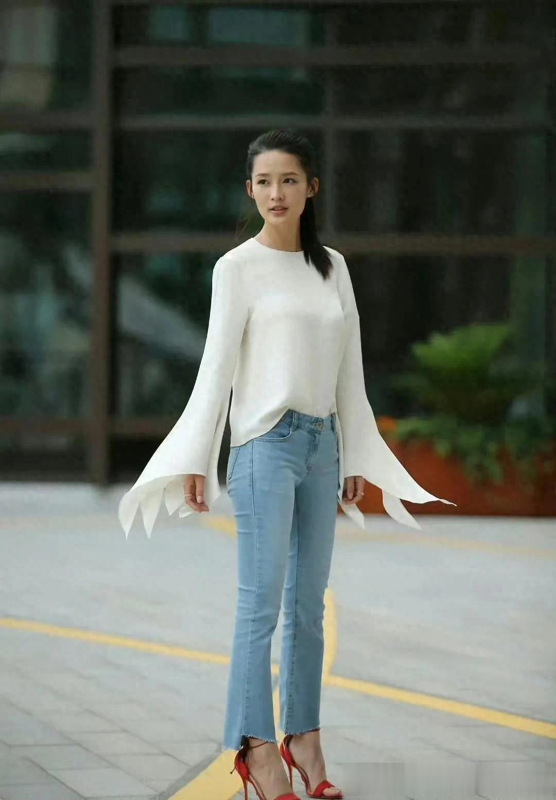 李沁不化妆都好美