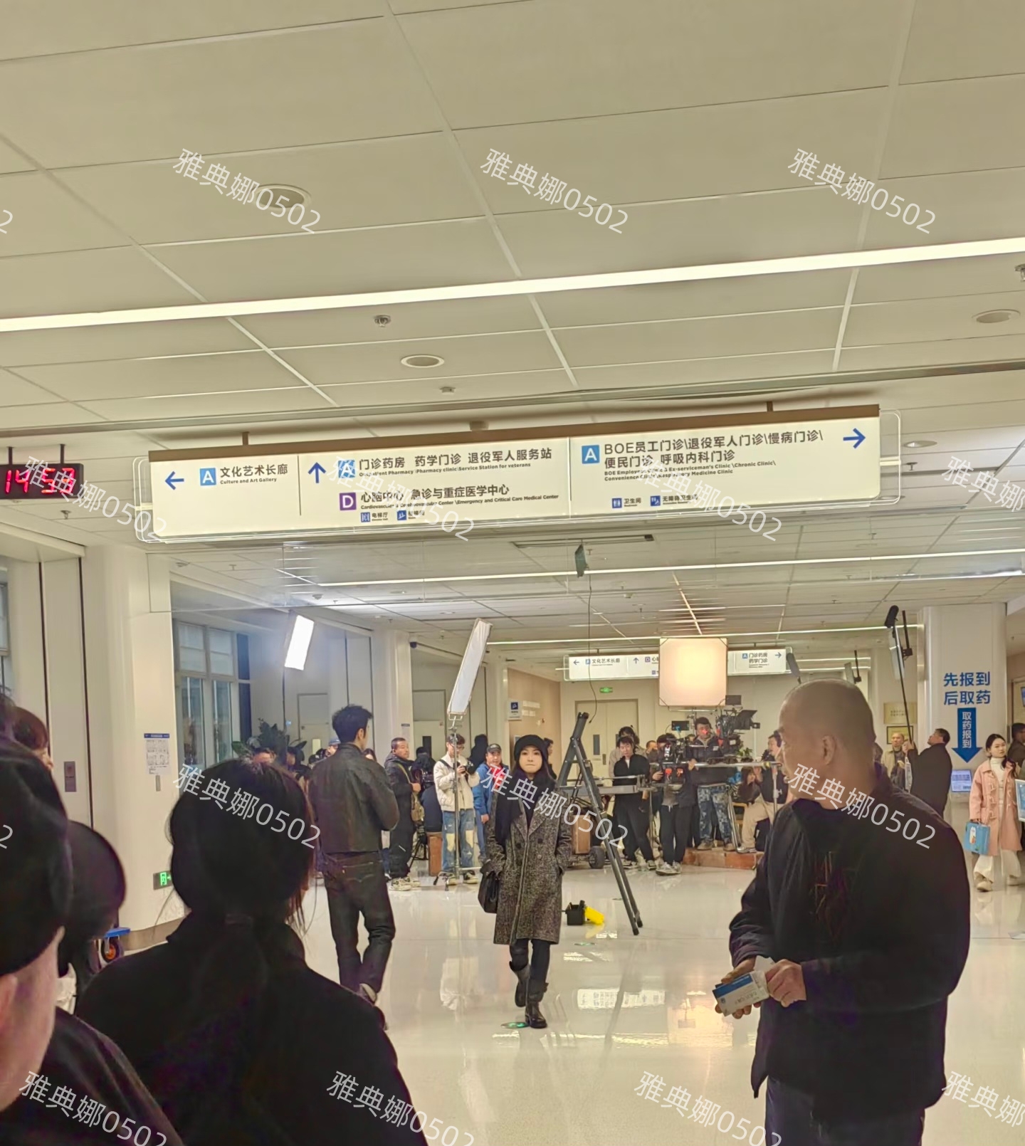 吴谨言的美貌被低估了，她不不上镜本人脸特别小眉清目秀又瘦又白