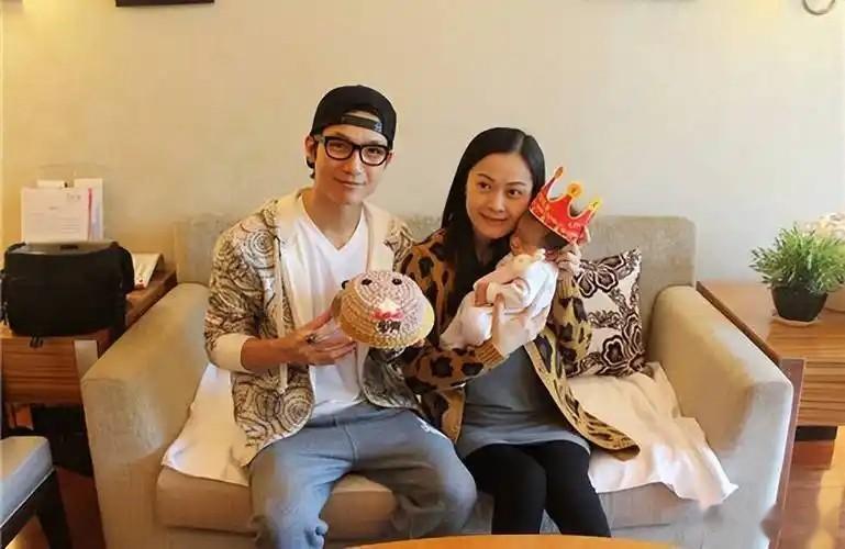 原来她就是陈楚生的妻子，怪不得41岁能逆风翻盘，娶个贤妻旺三代