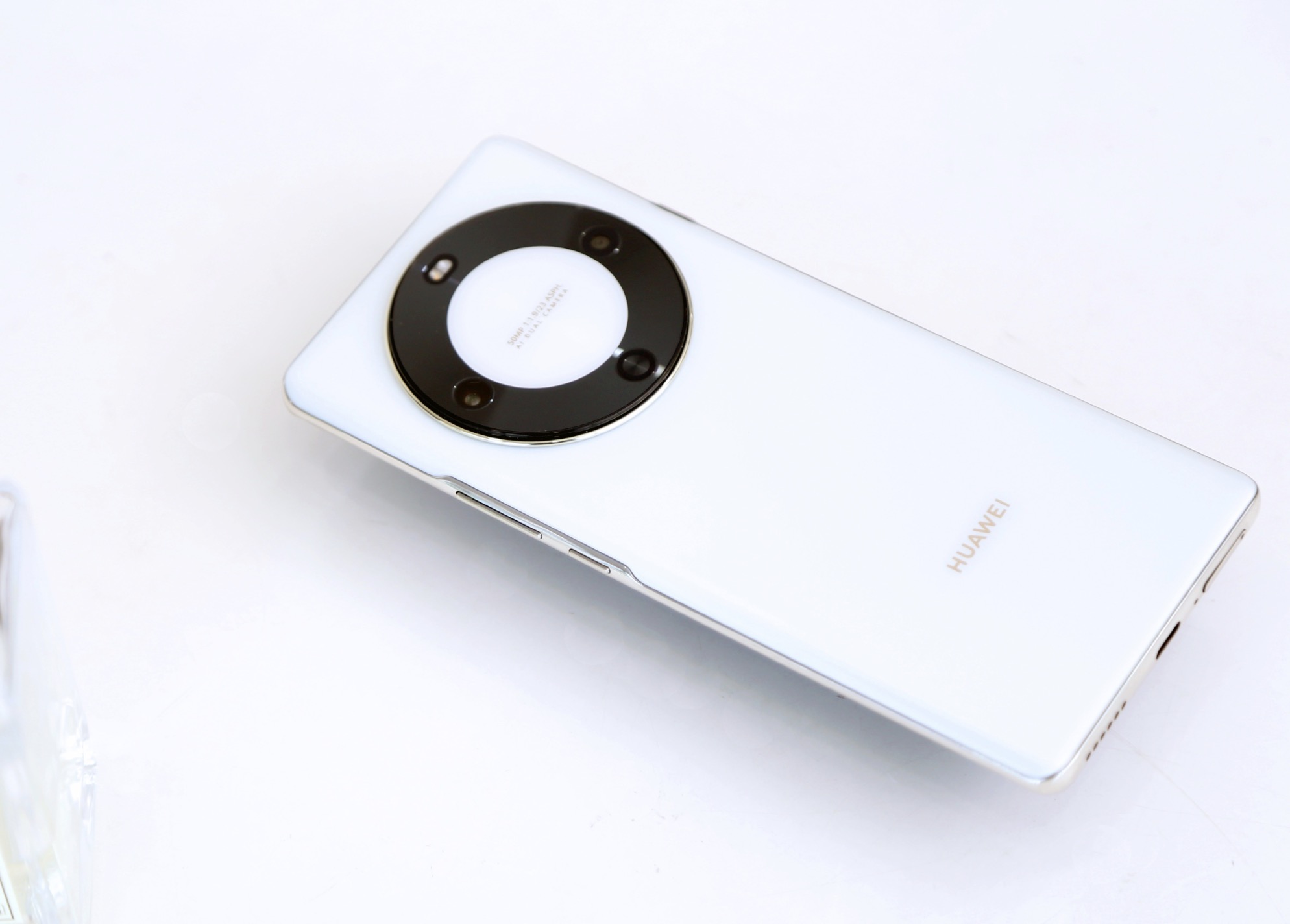 華為開啟“內卷模式”，512GB+6100mAh+衛星通信，低至1954元起