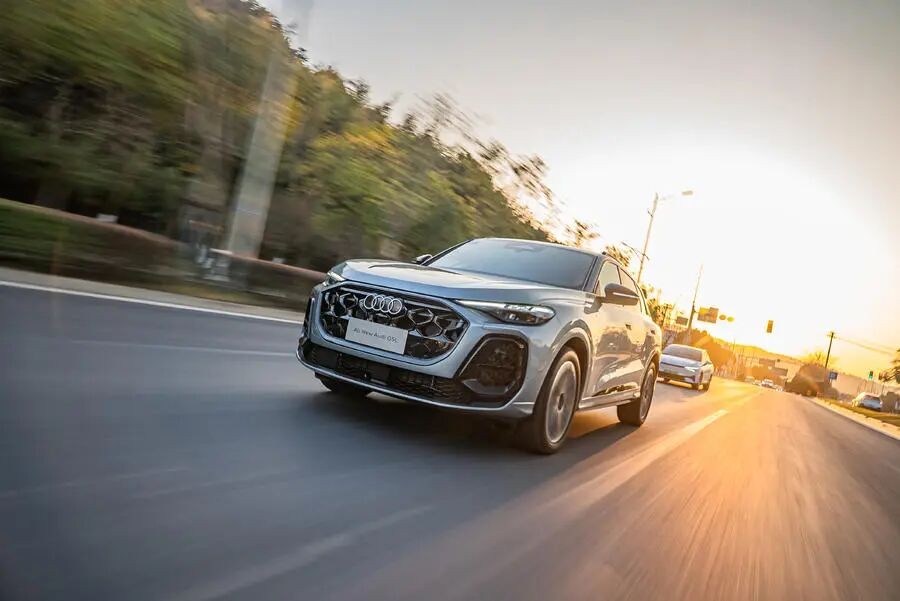 预算30万元,买奥迪Q5L不如买沃尔沃全新XC70!实力全面有硬核